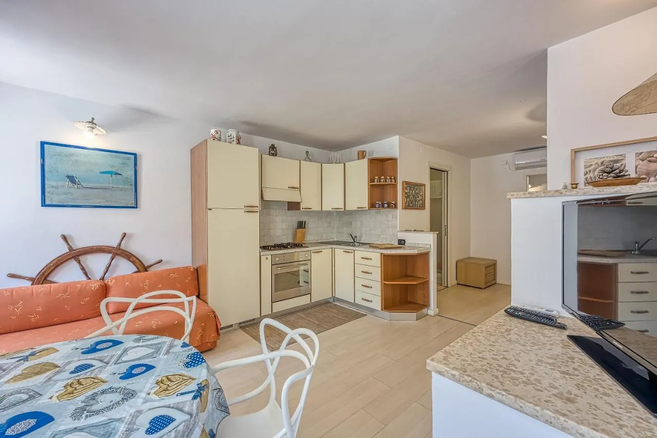 Astra 1 Veli Losinj Harbour View - Happy Rentals