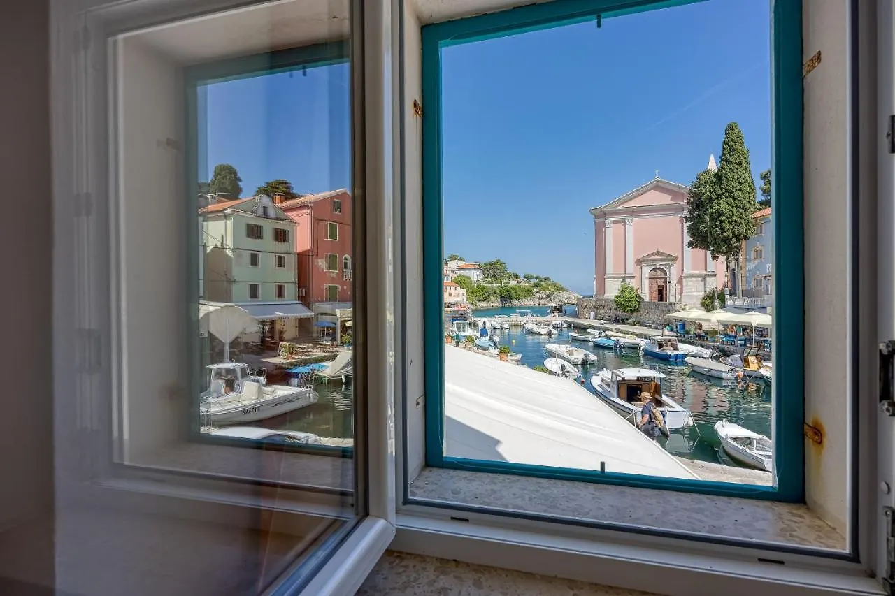 Astra 1 Veli Losinj Harbour View - Happy Rentals 0*,