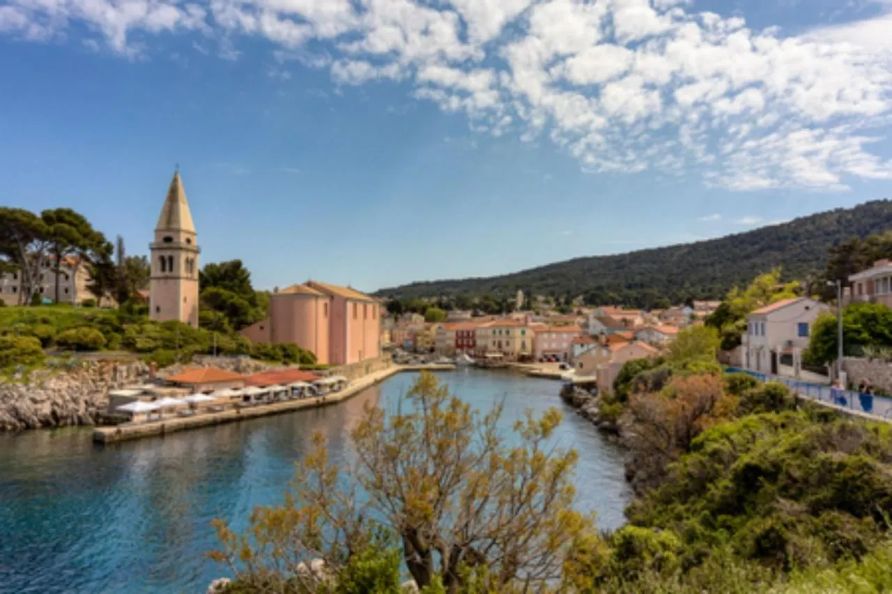 Astra 1 Veli Losinj Harbour View - Happy Rentals 0*,  Croatia
