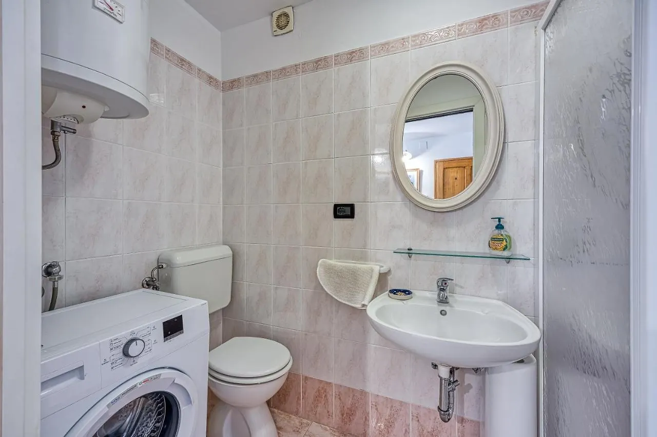Astra 1 Veli Losinj Harbour View - Happy Rentals 0*,