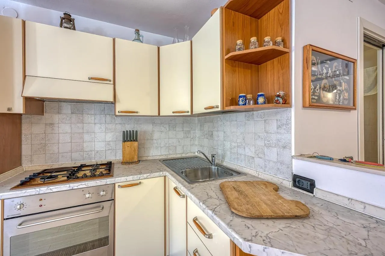 Astra 1 Veli Losinj Harbour View - Happy Rentals Apartmán