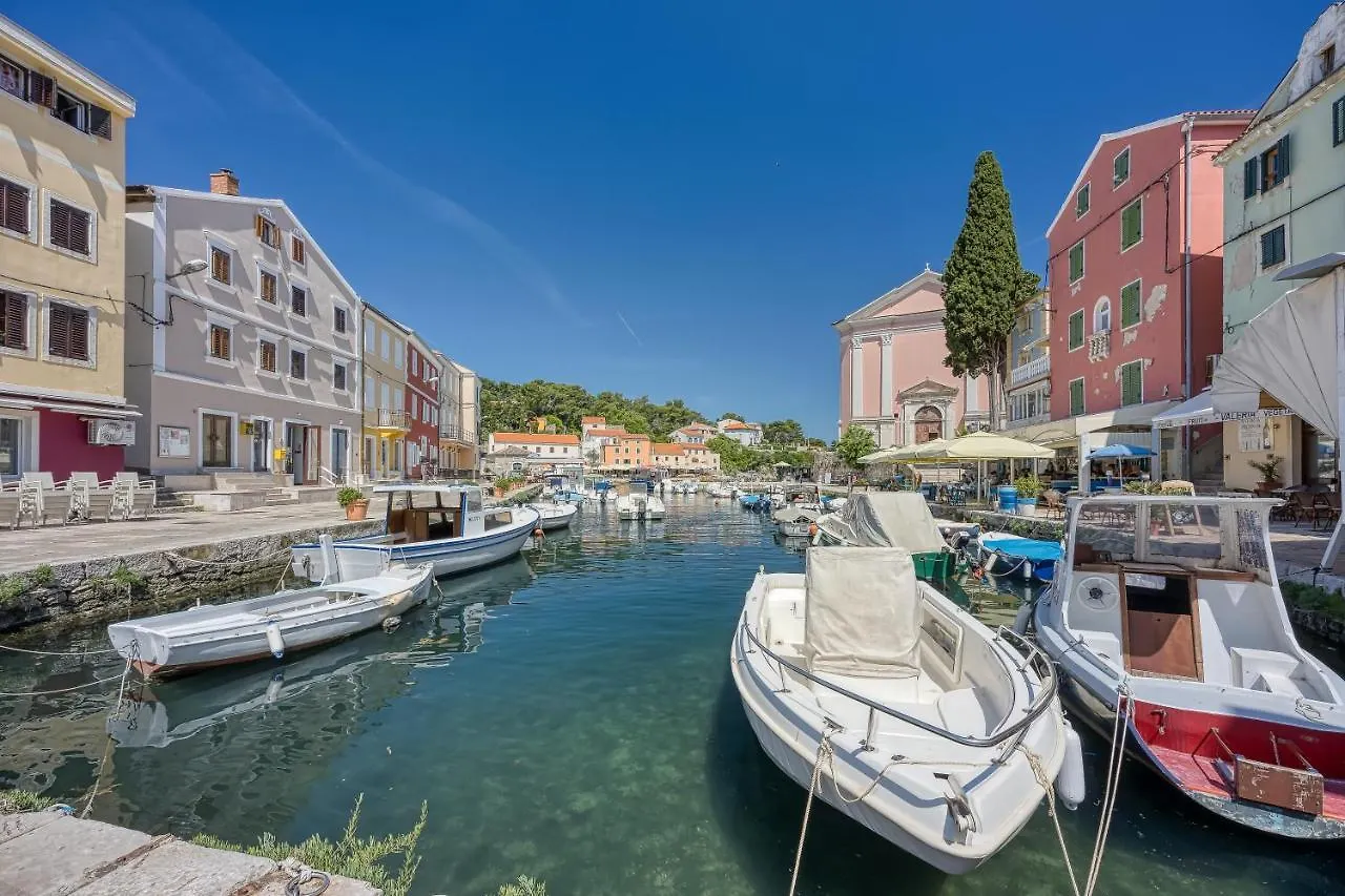 Astra 1 Veli Losinj Harbour View - Happy Rentals Chorvatsko