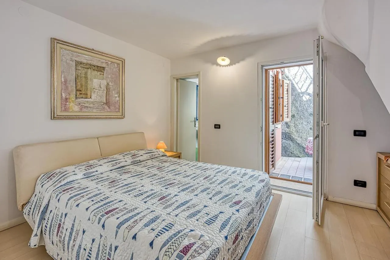 Astra 1 Veli Losinj Harbour View - Happy Rentals Apartmán